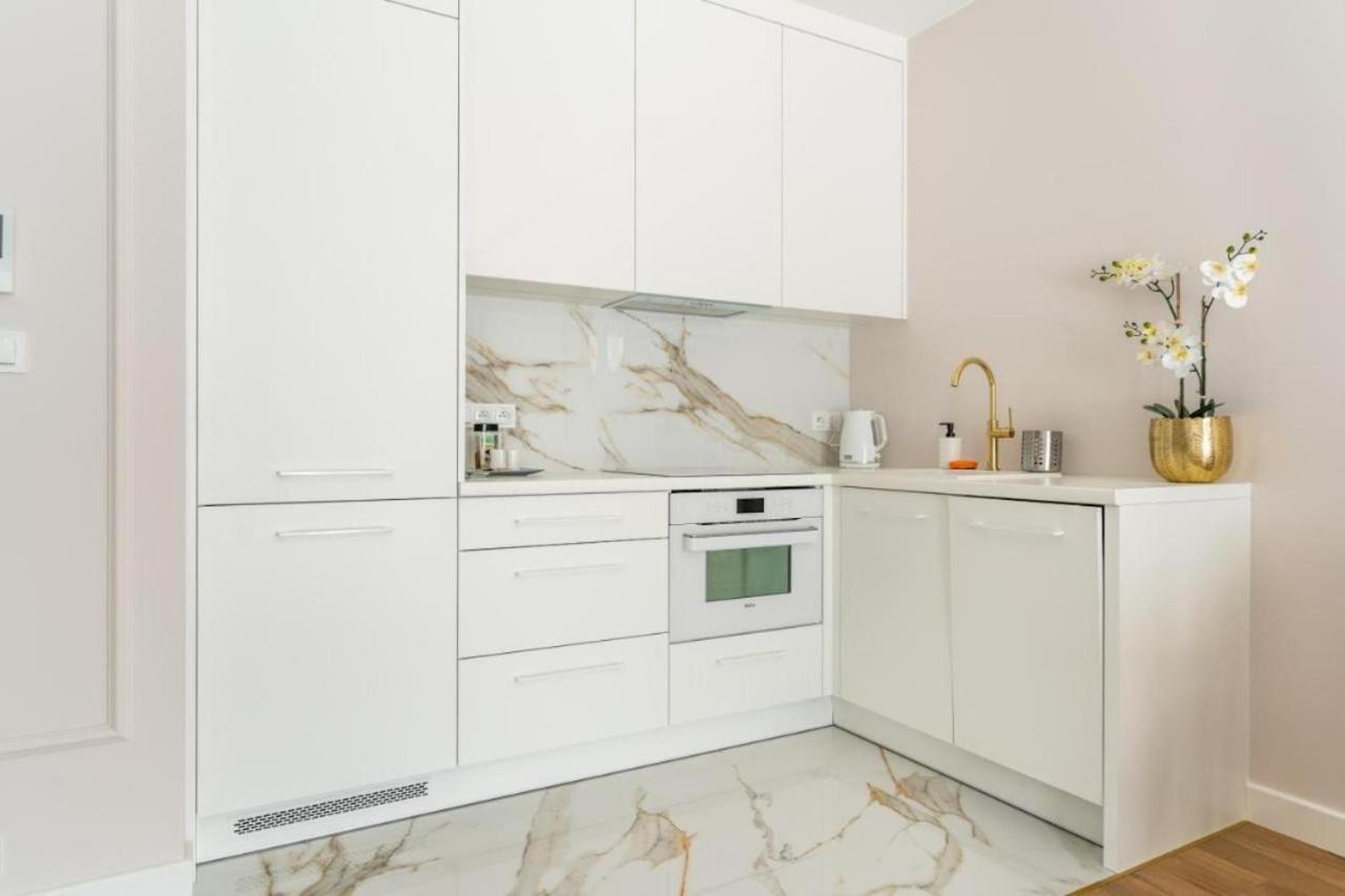 Apartament Mennica Residence - Golden Apartments - Comfortable And Stylish Warschau Exterior foto