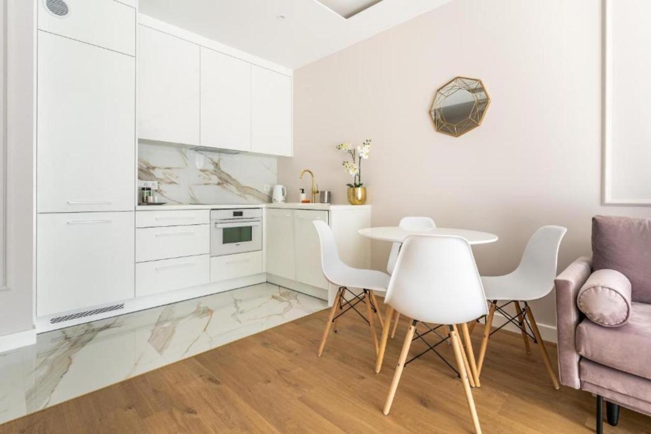 Apartament Mennica Residence - Golden Apartments - Comfortable And Stylish Warschau Exterior foto